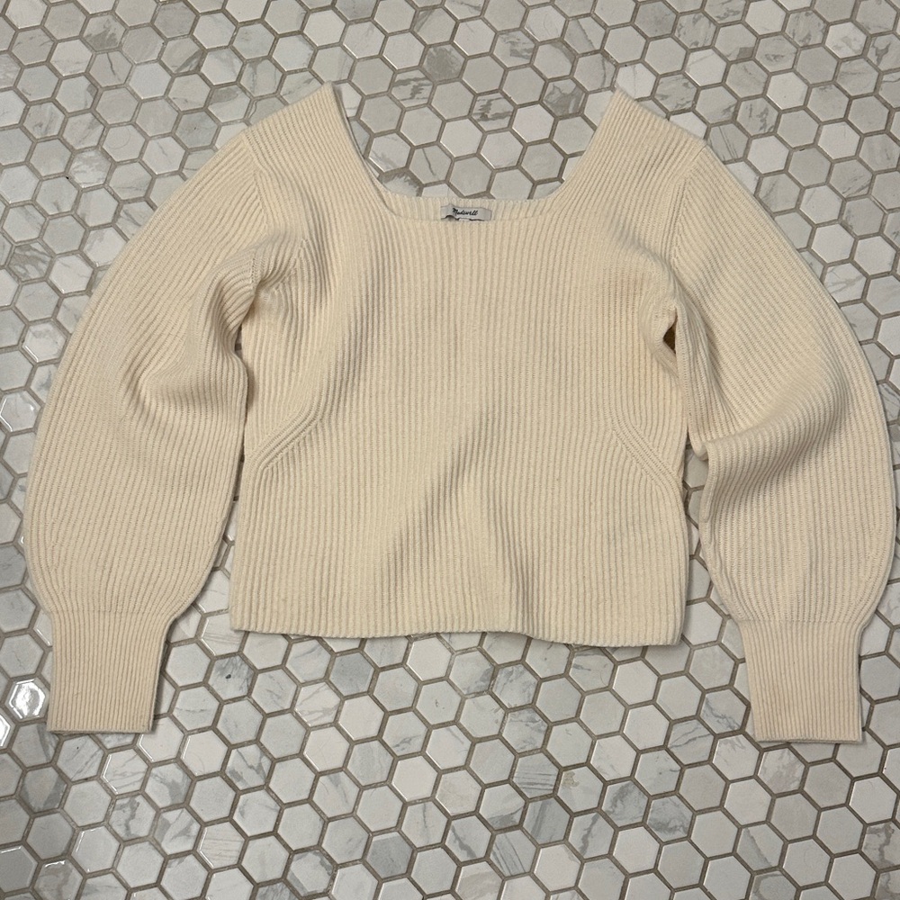 Elegant Cream Ribbed Sweater
